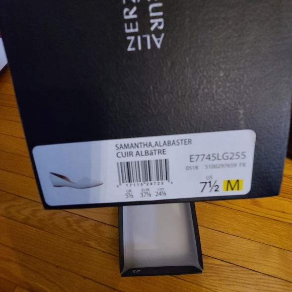 Naturalizer Samantha Flat Cream shoes - Picture 4 of 6